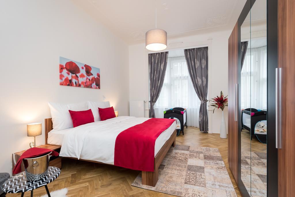 Love To Live Apartments Prága Kültér fotó
